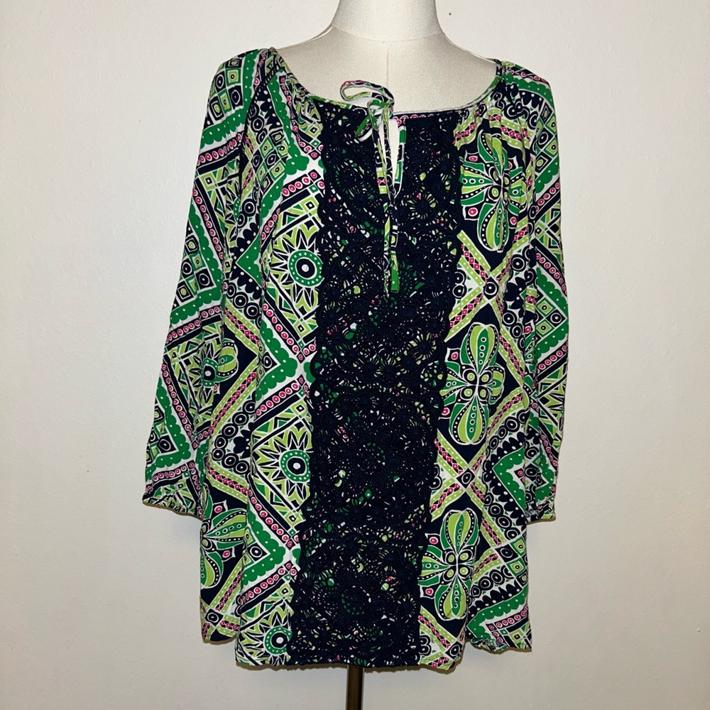 💚💙Crown & Ivy Top💙💚